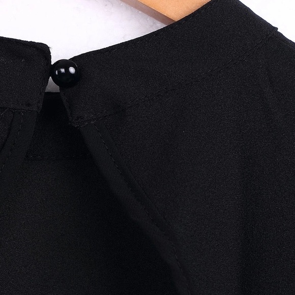 💫Restocked💫Open Back Blouse - Picture 4 of 8